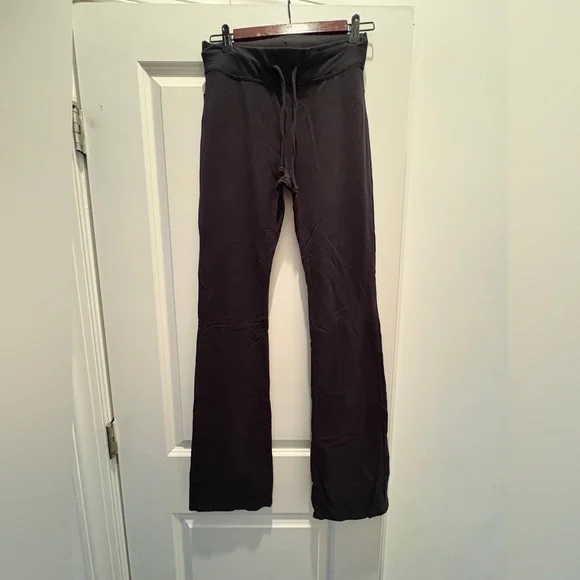 ALO Yoga Sway Bootcut Sweatpant - Black - Picture 6 of 9